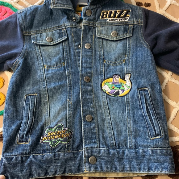 VTG Toy Story Buzz Lightyear jean Jacket size 5 “never fear, Buzz is here” - Picture 2 of 4